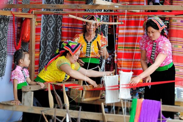 Trải nghiệm văn hóa vùng cao cùng Du Niên Travel 
